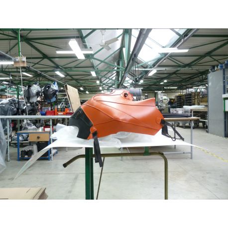 Tapis de reservoir BAGSTER MOTO GUZZI V7 2011 VERMILLON/BANDE OR