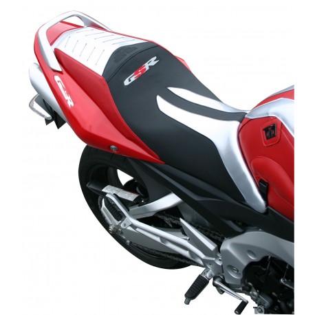 housse de selle bagster SUZUKI GSR 600 2006 ROUGE/NOIR/GRIS METALLISÉ/LETTRES GRIS CLAIR