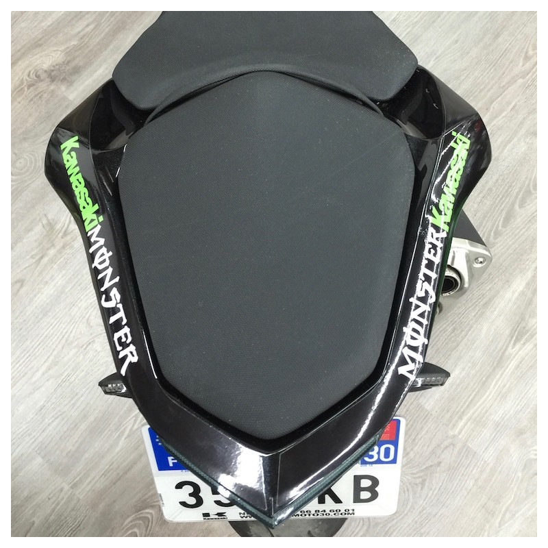 Personnaliser votre moto KAWASAKI Z800 grâce aux kit déco moto en vente  chez equip'moto