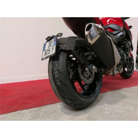 Support de plaque déporté ras de roue ACCES DESIGN pour votre moto Suzuki GSX-S 750