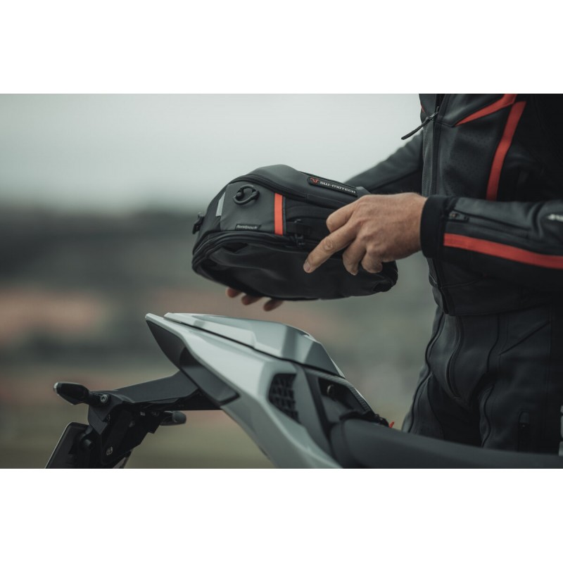 Sacoche de selle moto de chez sw motech La Rearbag bagagerie moto sw motech  chez equip'moto