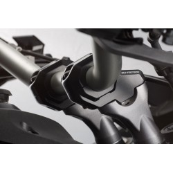 Kit réhausse de guidon moto avec déport SW MOTECH diam 22mm H 30 mm. Recul de 21 mm