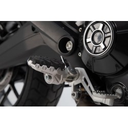 Repose pied réglable SW MOTECH EVO BENELLI TRK 502 X DUCATI MULTISTRADA HYPERMOTARD SCRAMBLER
