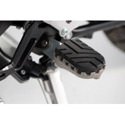 Repose pied réglable SW MOTECH ION TRIUMPH 800 TIGER 900 TIGER 1200 SCRAMBLER