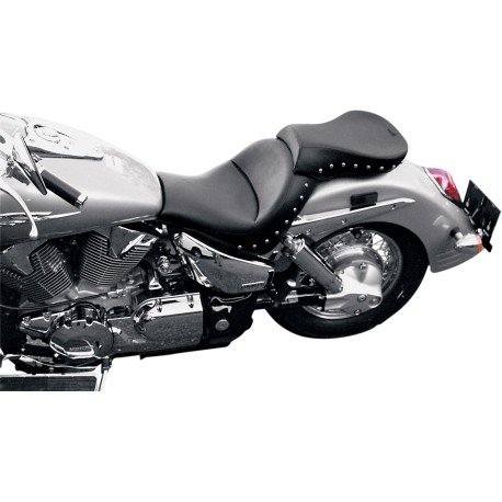 Selle passager SADDLEMEN Confort Renegade Deluxe clouté HONDA VTX1300S VTX1300R