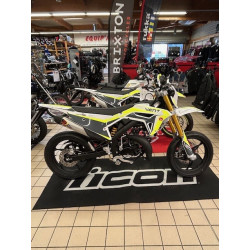 Moto supermotard Vent 50 DERAPAGE